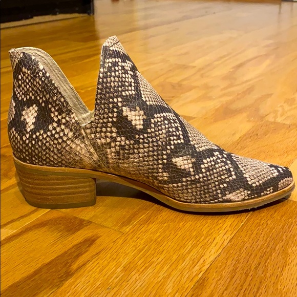 Dolce Vita Kadey Stella Snakeskin Embossed bootie - Picture 11 of 15
